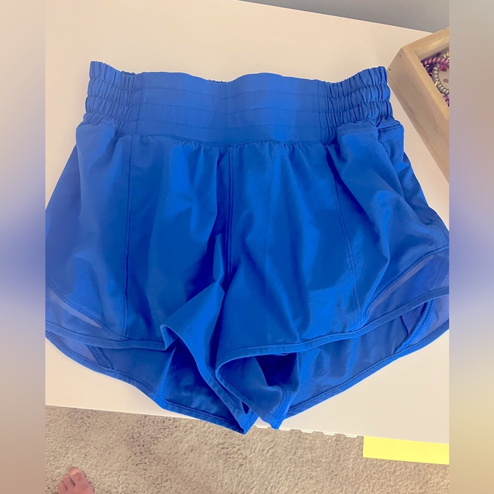 Lululemon 2.5 high rise blue hotty hots!!! BRAND NEW!